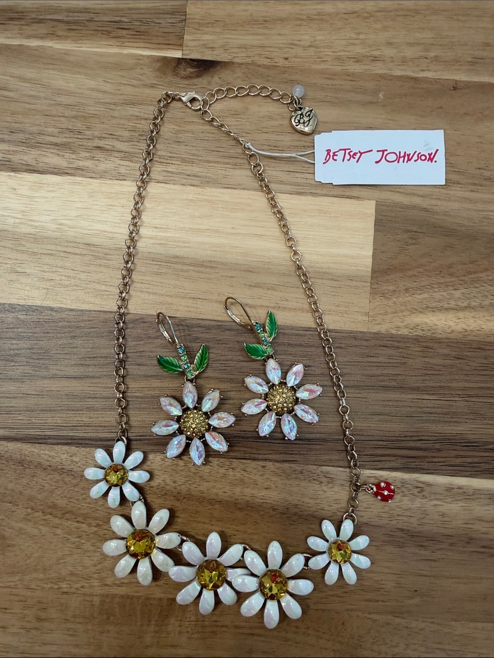 Betsey Johnson White Daisy Necklace with Gold Centers and Green Leaf Earrings